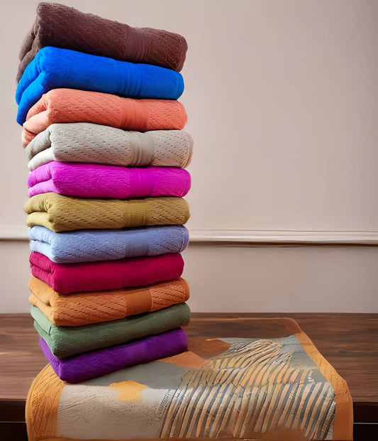 SOFT AND FLUFFY HAND TOWEL
